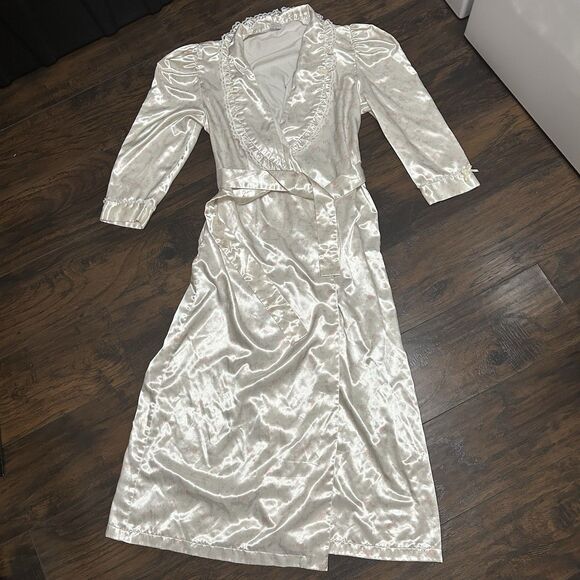 Vintage Kathryn Long Wrap Tie Robe Women’s Medium Satin Floral Bow Lace Detail - Picture 1 of 10